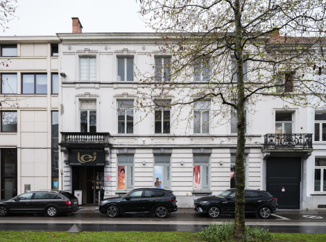 Prachtig herenhuis op het meest begeerde plein van Aalst, aangeboden via Share Deal