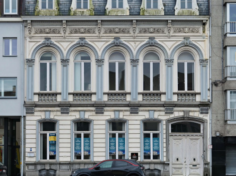 Uitzonderlijk herenhuis te koop in het hart van Eeklo