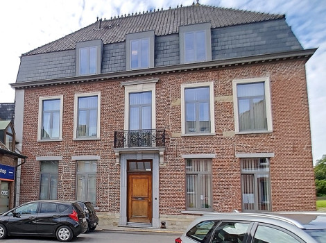 Appartement in erfgoed herenhuis met comfort gloednieuw pand te Ninove