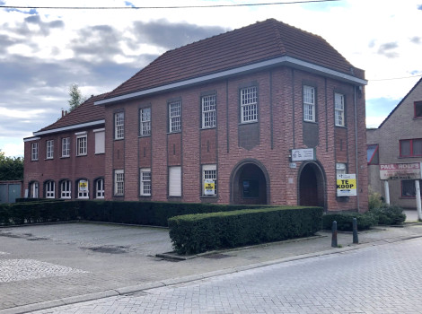Charmante te renoveren pastorie De Schrans te Beerse