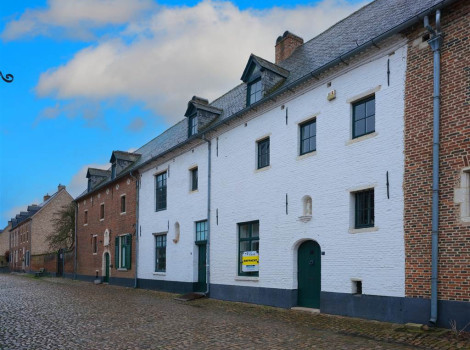 Begijnhofhuis Heilige Catharina met kleine woning in een oase van rust te Diest