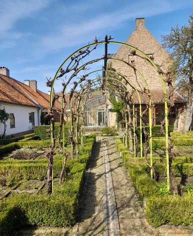 stone_memory_estate-photo_album-1752267681