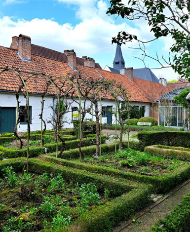 stone_memory_estate-photo_album-1752267849