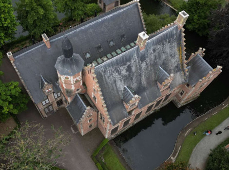 Kasteel Walburg met conciërgewoning en koetshuis in erfpacht uit het Waasland patrimonium
