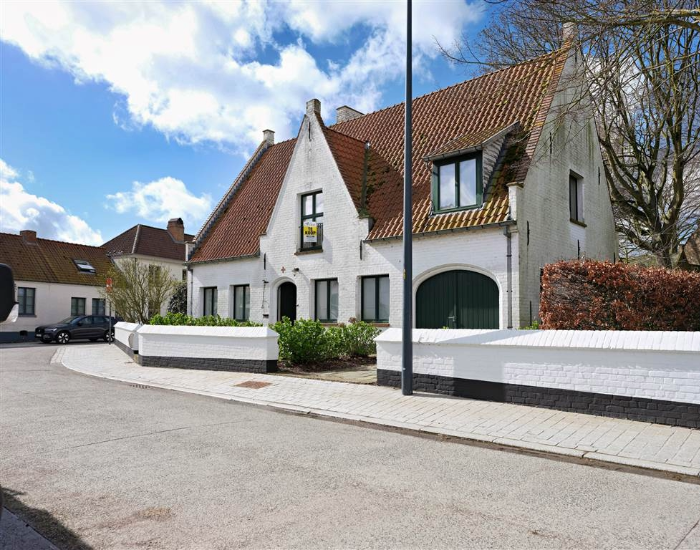 Betoverende pastorie Sint-Kwinten op het begeerde Damme