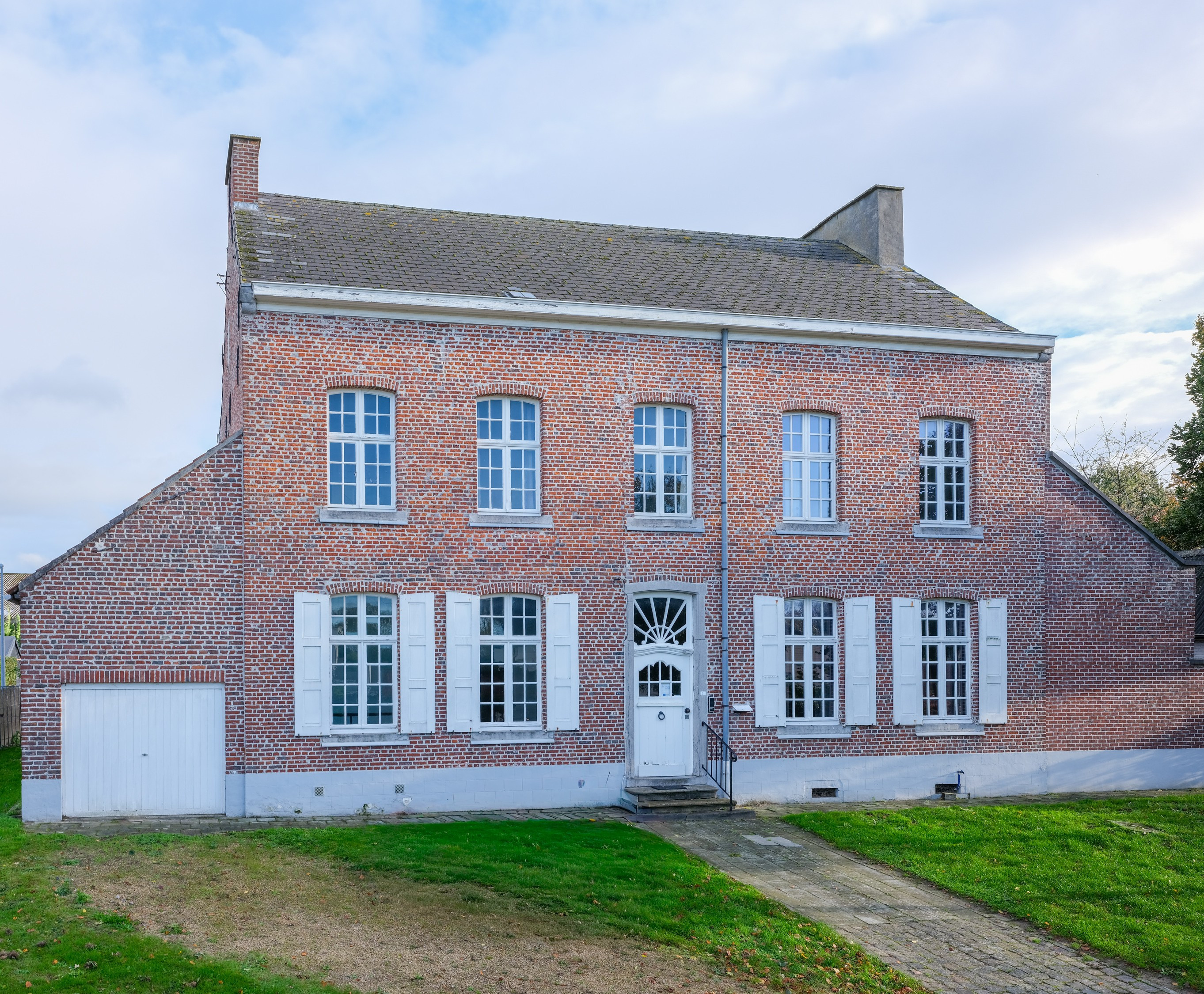 Charmante pastorie Sint-Pieter in banden met grote tuin