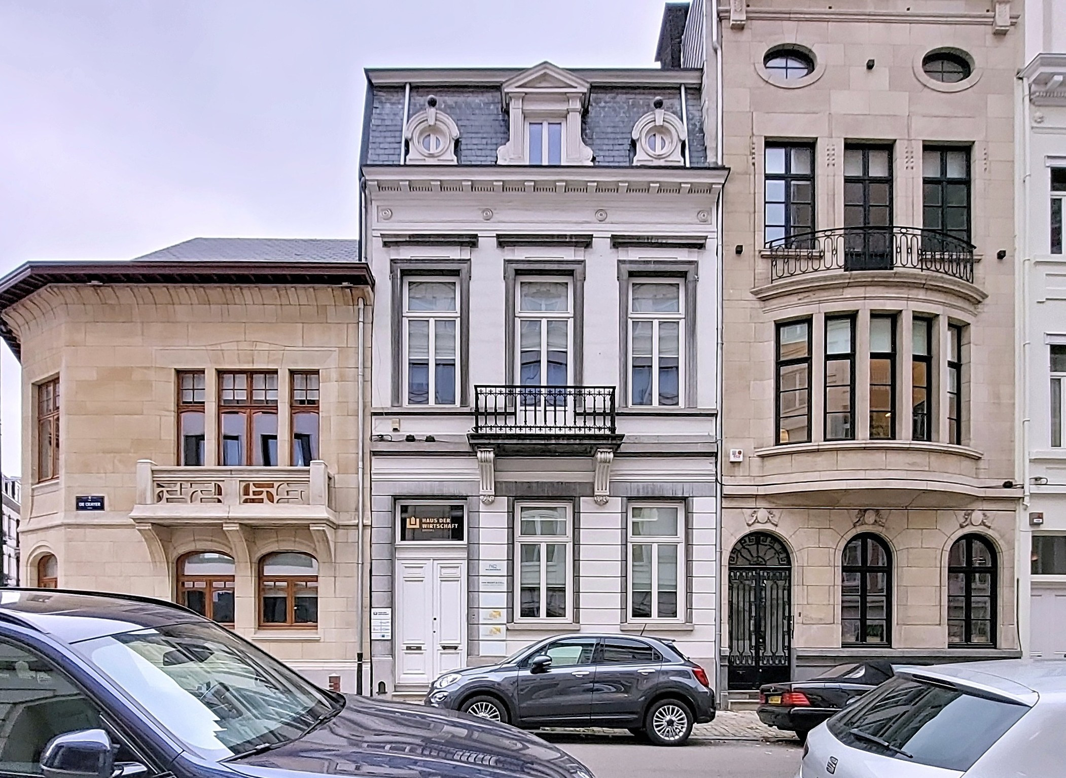 Elegant Herenhuis in een gegeerde wijk van Brussel