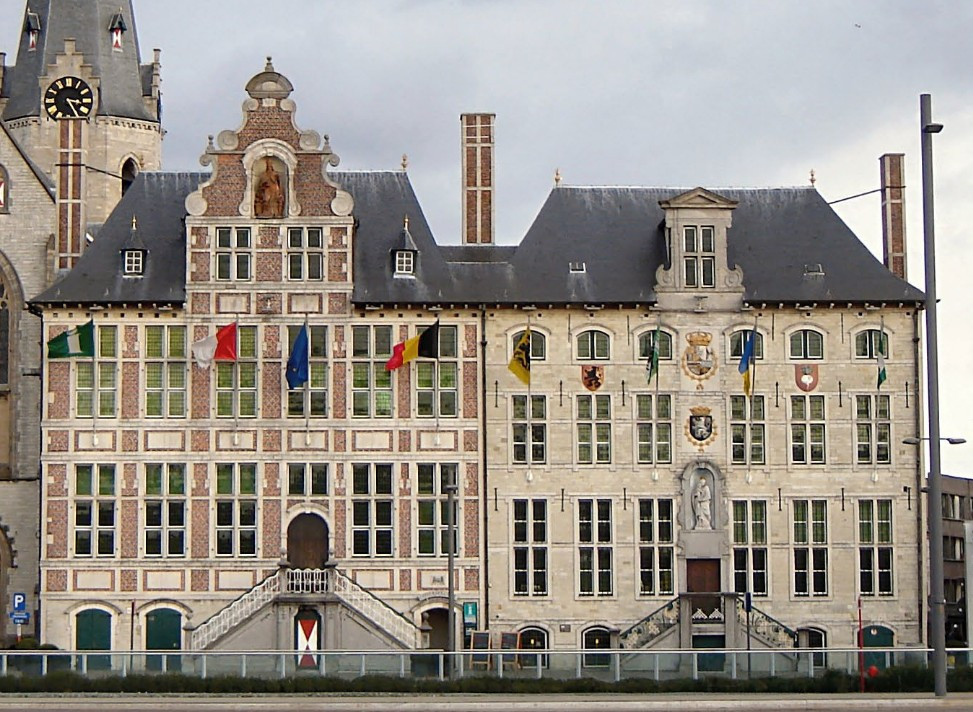 Voormalig stadhuis en gevangenis van het Waasland in erfpacht