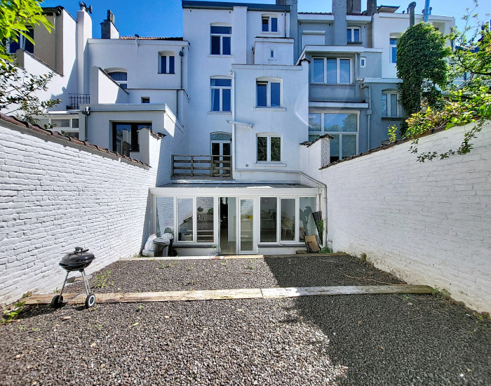 Elegante Art-Nouveauwoning in een aangename residentiële wijk