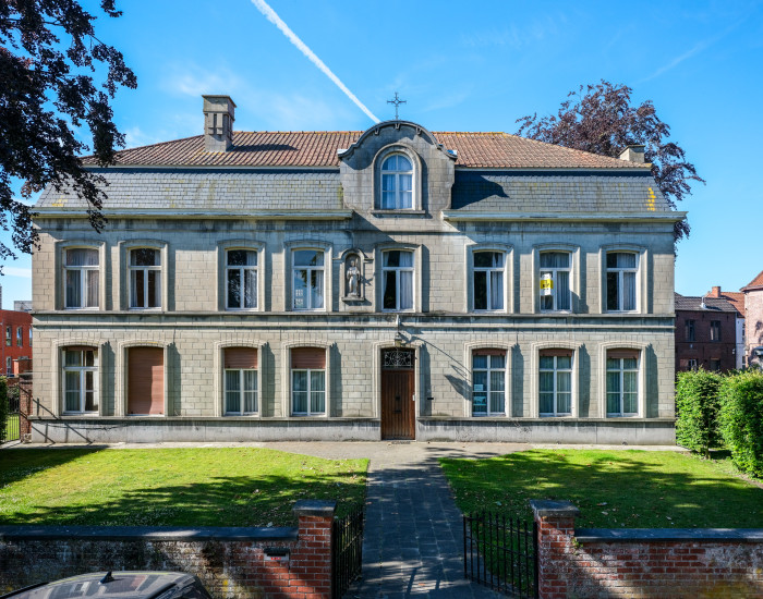 Unieke historische dekenij met uitzonderlijk potentieel