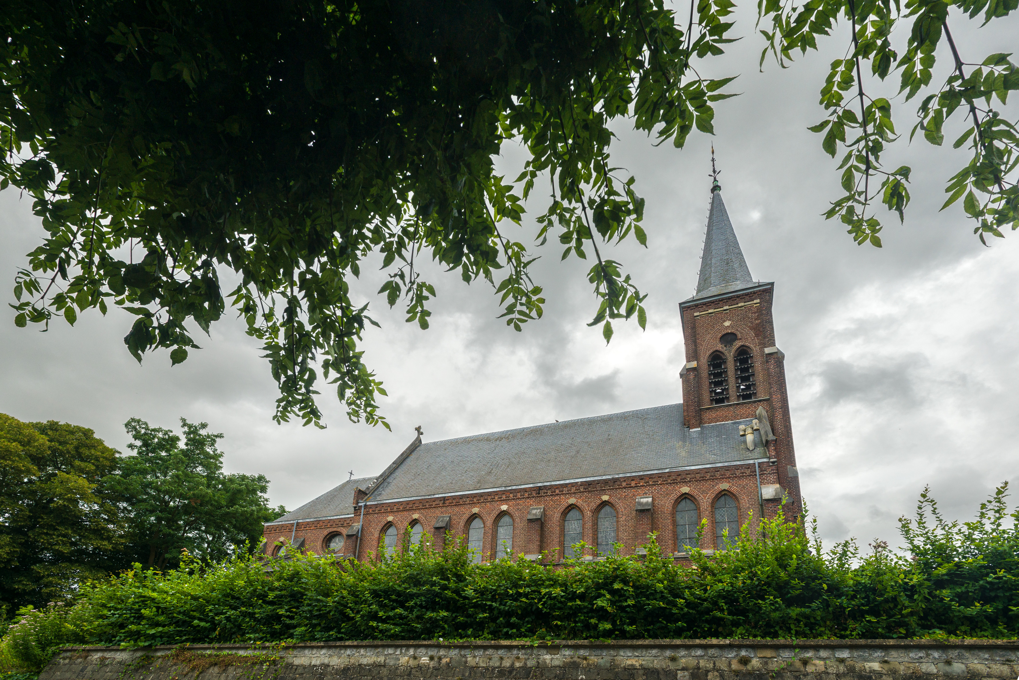 Uitzonderlijke Onze-Lieve-Vrouw Boodschapkerk in het wondermooie Haspengouw