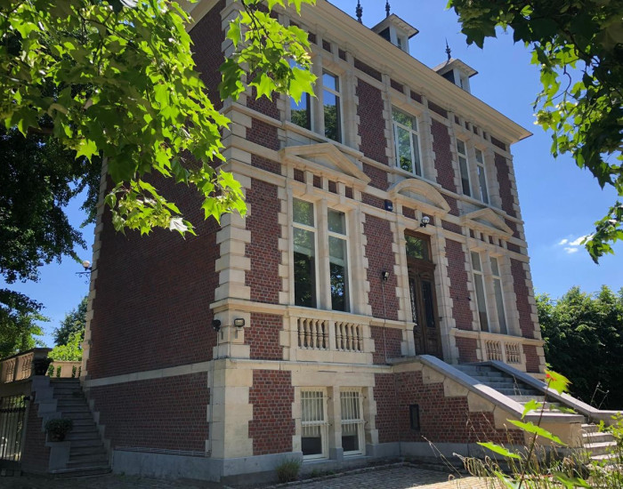 Volledig gerenoveerd kasteel waar uw kantoor of praktijk een unieke uitstraling krijgt
